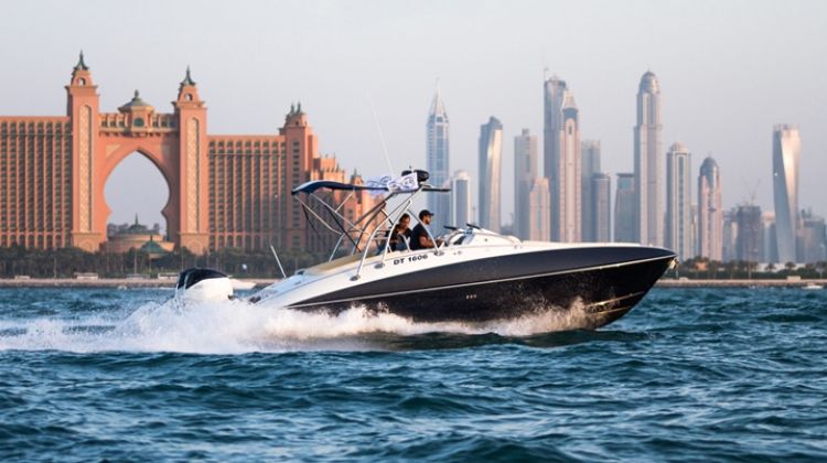Dubai Marina: Özel Tekne Turu ve Palm Cumeyra Gezisi